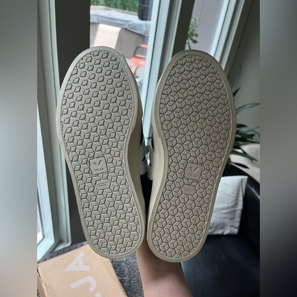 VEJA CAMPO LEATHER BLACK AND WHITE SNEAKERS 37 6 - Picture 10 of 11